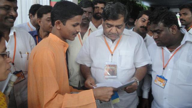 HJS members with Mr. Jagdeesh Shettar, Rural Development Minister of Karnataka
